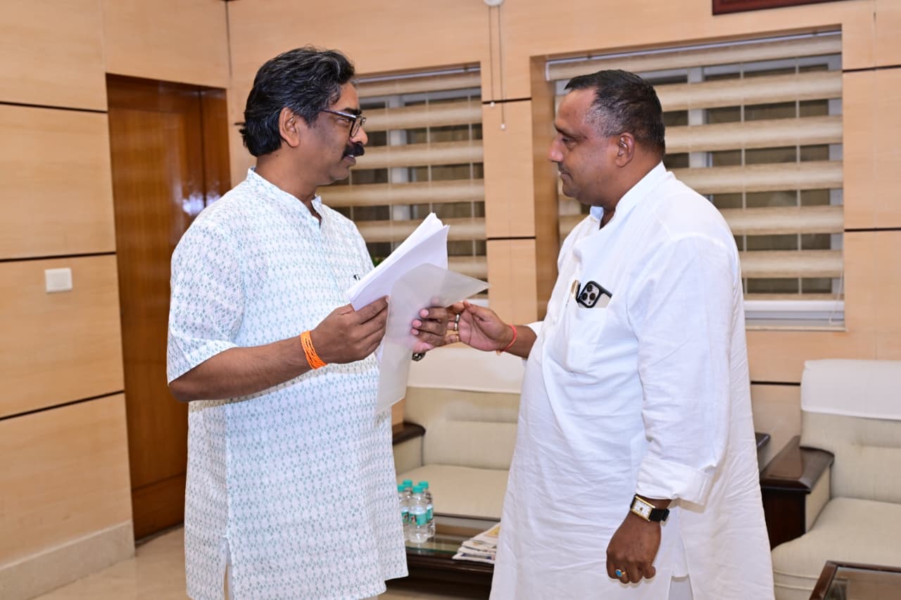 बन्ना गुप्ता ने मुख्यमंत्री से की मुलाकात, जमशेदपुर पश्चिम की समस्याएं उठाईं