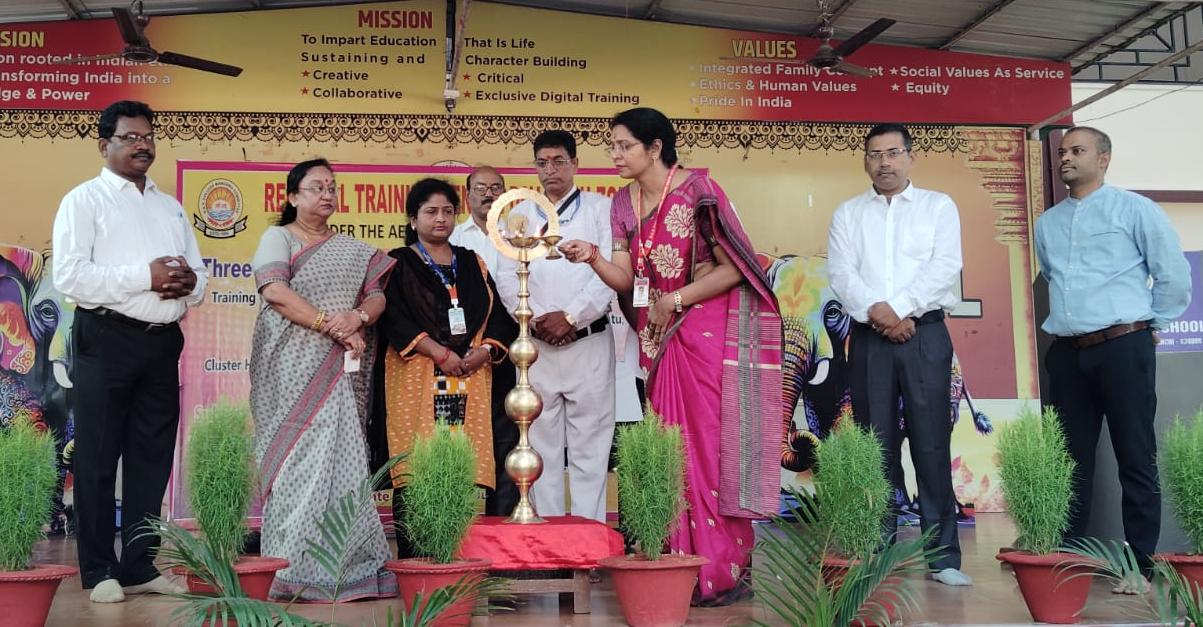 नीरजा सहाय डीएवी में शिक्षक प्रशिक्षण कार्यशाला शुरू