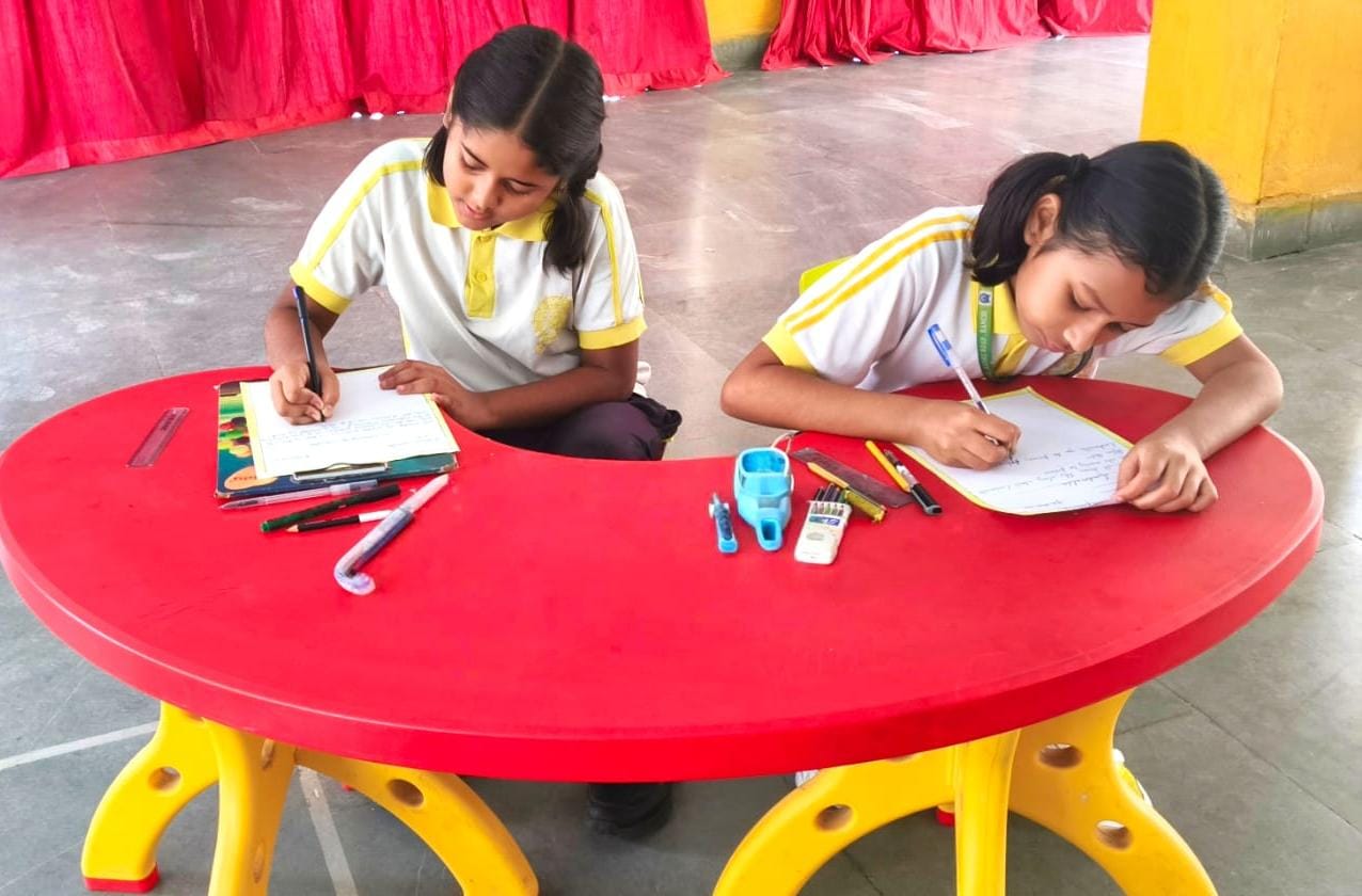 कैंब्रियन पब्लिक स्कूल में इंटर हाउस प्रतियोगिताएं, विद्यार्थियों ने दिखाई रचनात्मक प्रतिभा