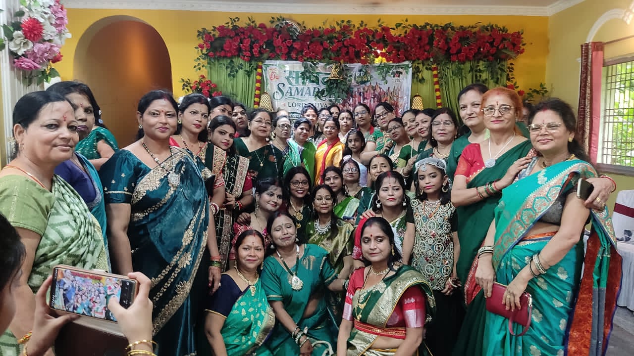 हरे परिधानों में सजी महिलाओं ने मनाया भव्य सावन महोत्सव