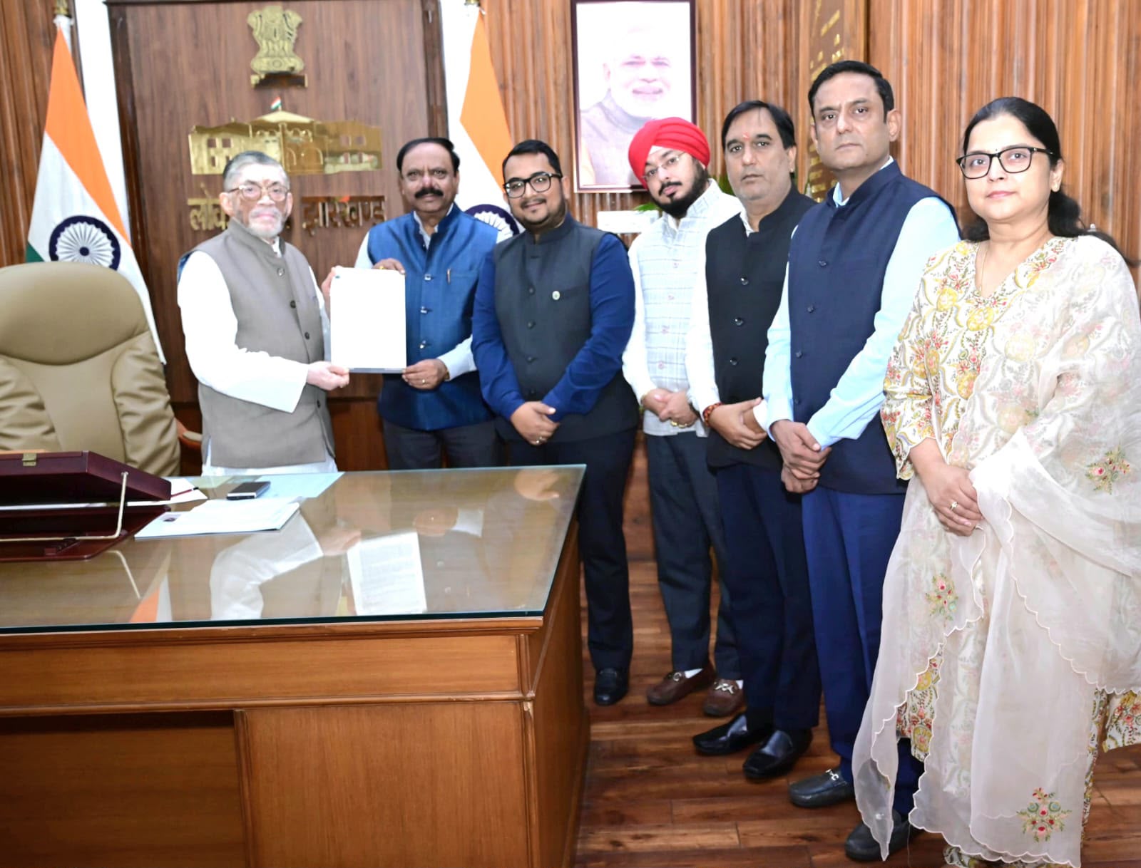 राज्यपाल से मिले चैंबर के नवनिर्वाचित पदाधिकारी, कारोबार और निवेश पर हुई चर्चा