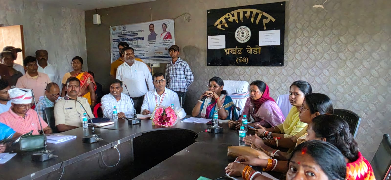 जनजातीय समस्याओं का समयबद्ध समाधान सुनिश्चित हो : आशा लकड़ा